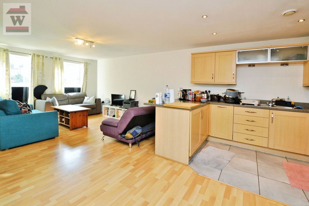 Property photo 3 of 8