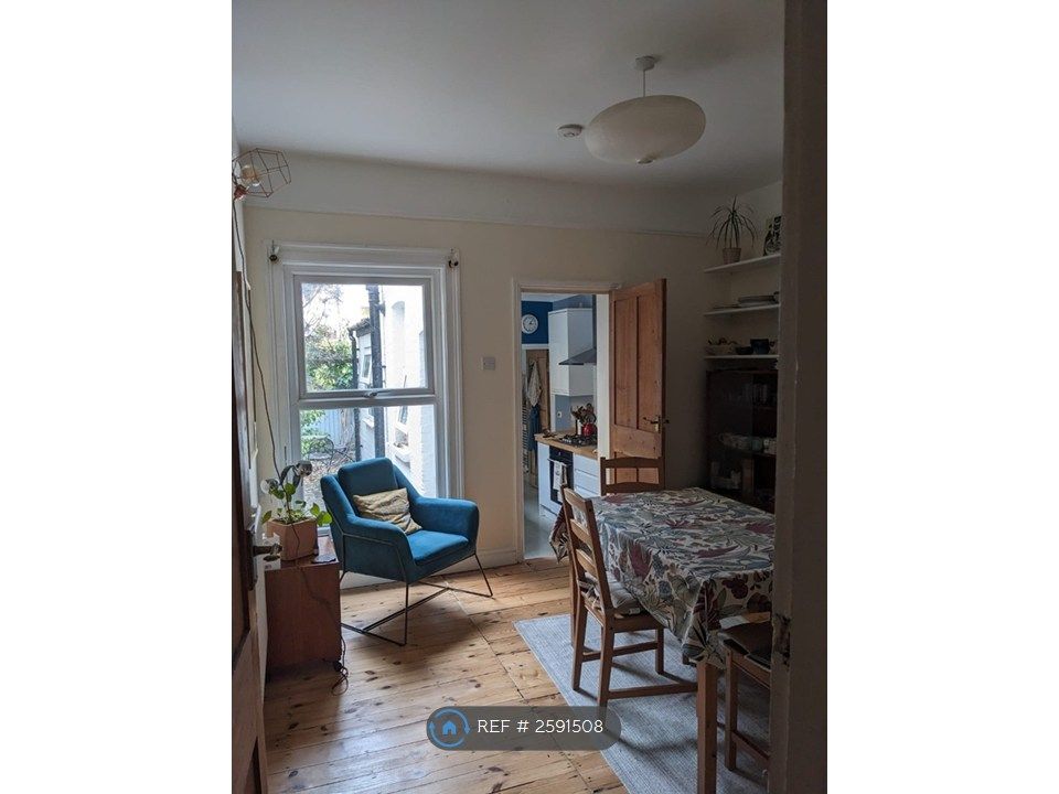 Property photo 3 of 10 Dining Room