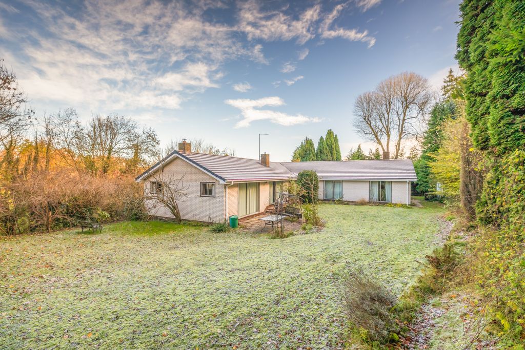 Property photo 3 of 11 Yew Tree Lodge