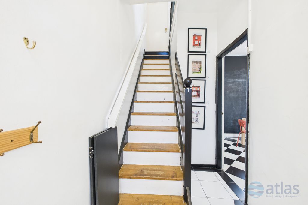 Property photo 3 of 20 Hallway