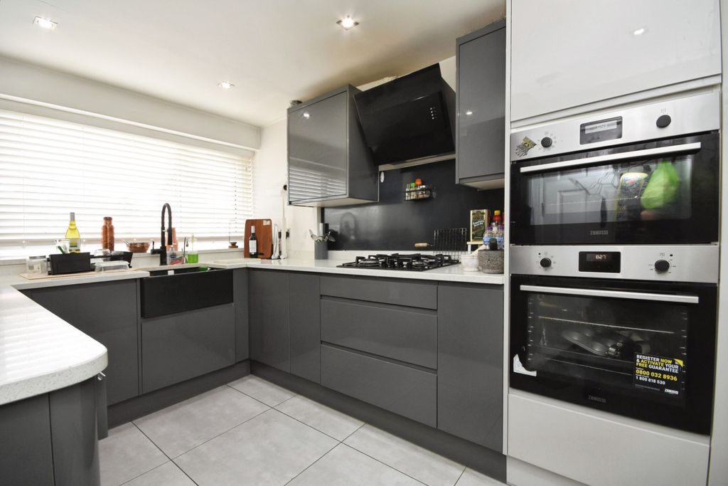 Property photo 3 of 18 Img_2462