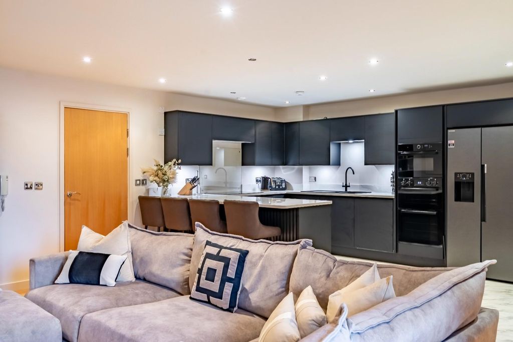 Property photo 3 of 20 Kitchen