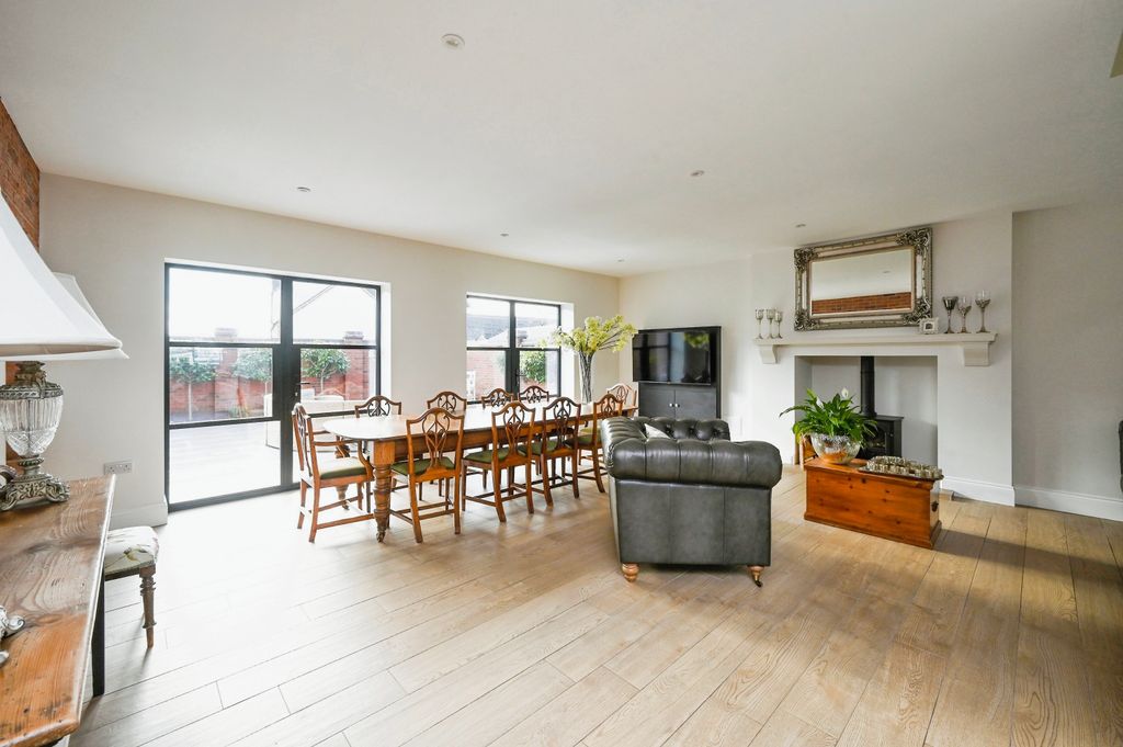 Property photo 3 of 17 Dining/Living Space