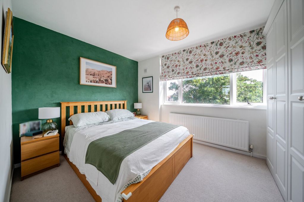 Property photo 3 of 16 Picture No. 12