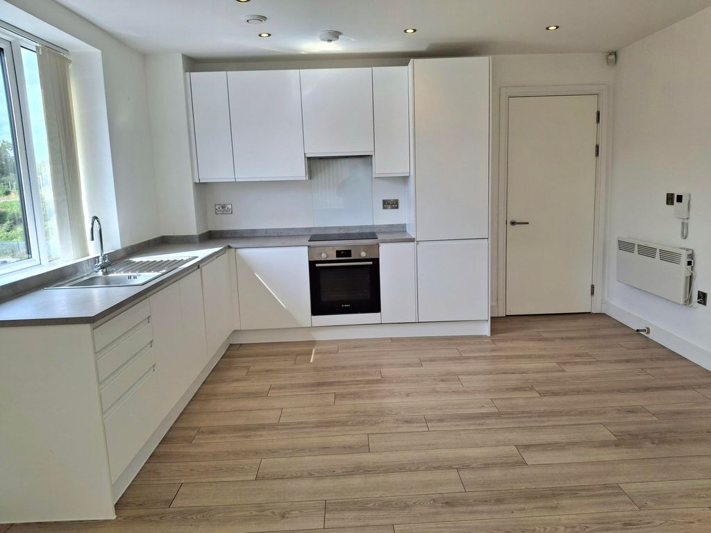 Property photo 1 of 7 Kitchen