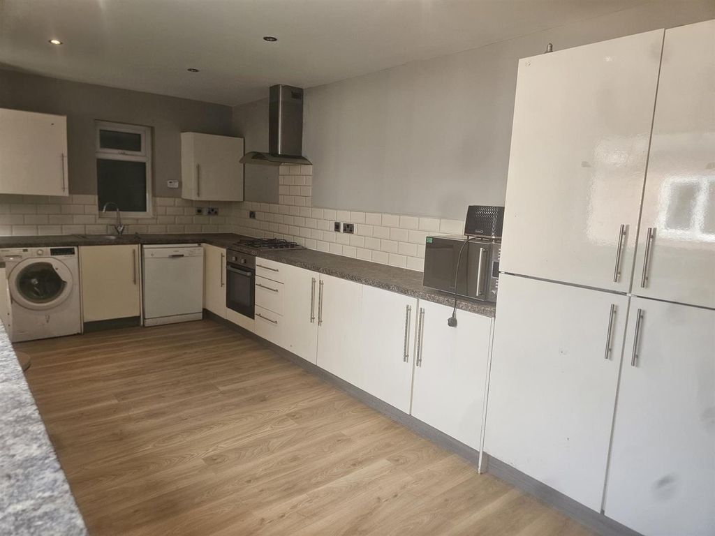 Property photo 3 of 22 1000048525.Jpg