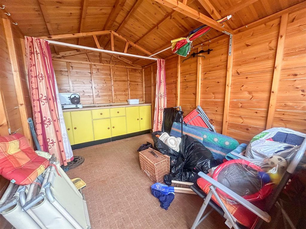 Property photo 3 of 5 Inside Beach Hut