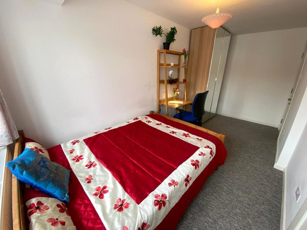 Property photo 2 of 8 Bedroom (3).Jpg