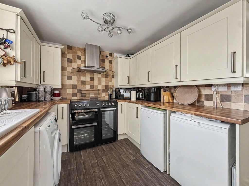 Property photo 2 of 22