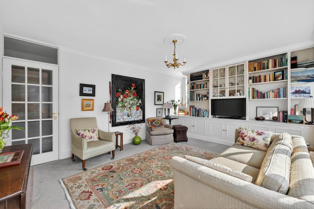 Property photo 3 of 18