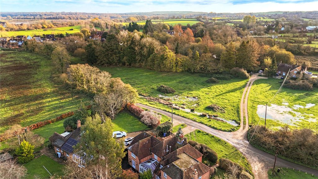 Property photo 2 of 32 Picture No. 13