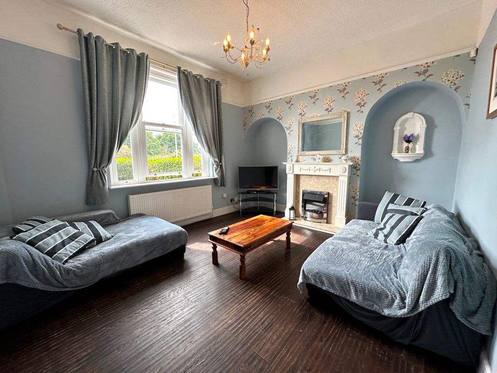 Property photo 3 of 32
