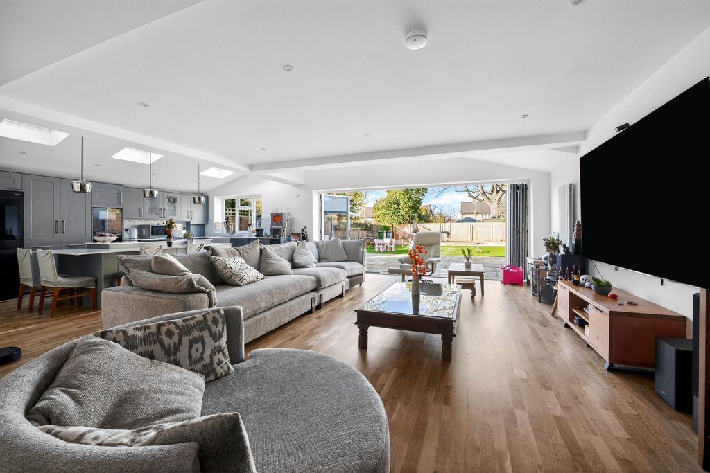 Property photo 3 of 20