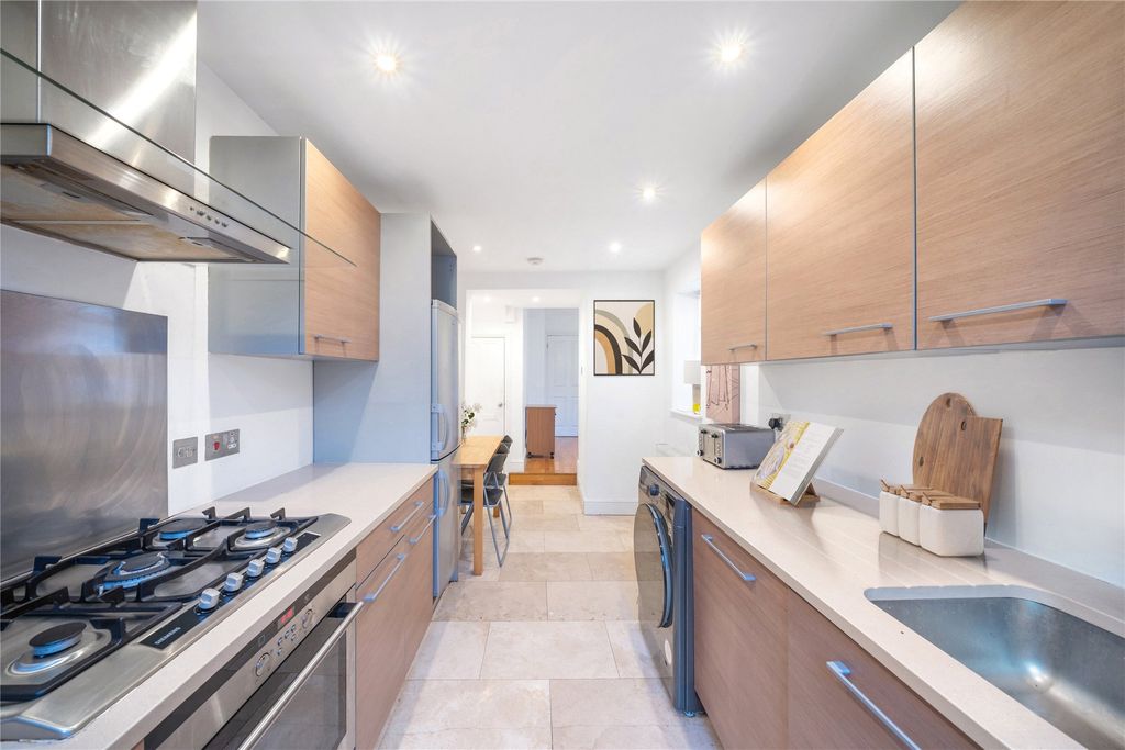 Property photo 2 of 6 Picture No. 17