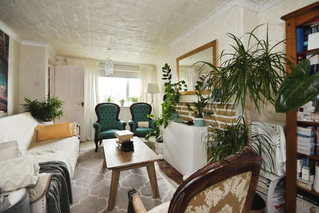 Property photo 3 of 17 Photo