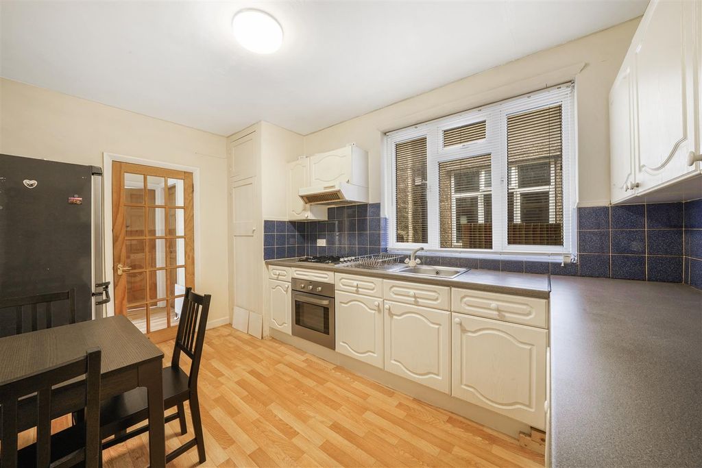 Property photo 3 of 16 445 Oldfield Lane North - Kfcdqouby8Yw4Nfv96Sr.Jpg