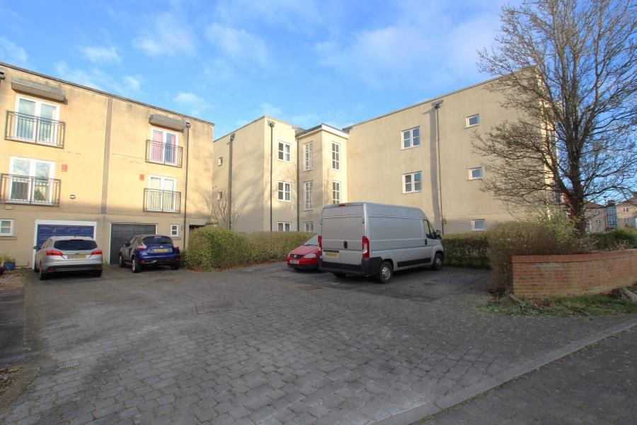 Property photo 1 of 12