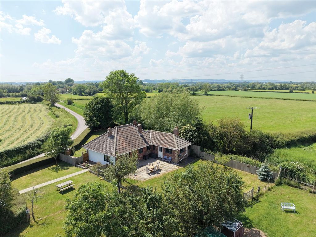 Property photo 3 of 33 Brookside Farm