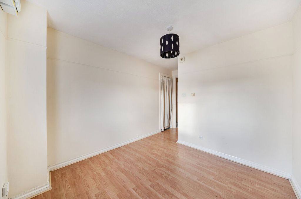 Additional image 5 of 1 bed flat for saleMeon Close, Petersfield GU32