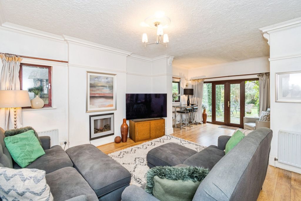 Property photo 2 of 29 Pbox-Img.Jpg