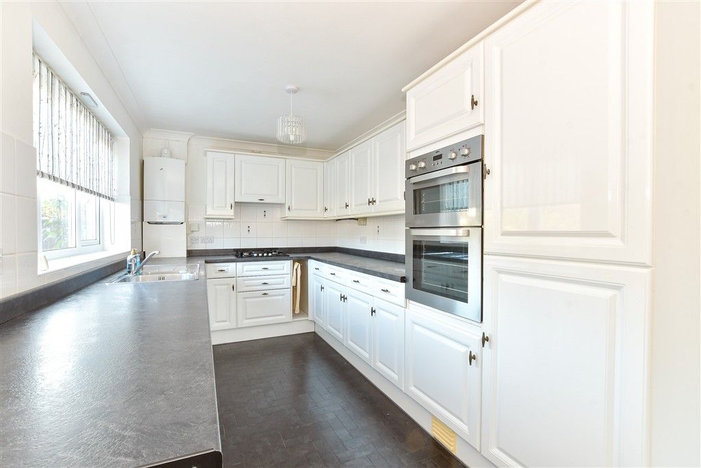 Property photo 2 of 15 Kitchen/Breakfast Room