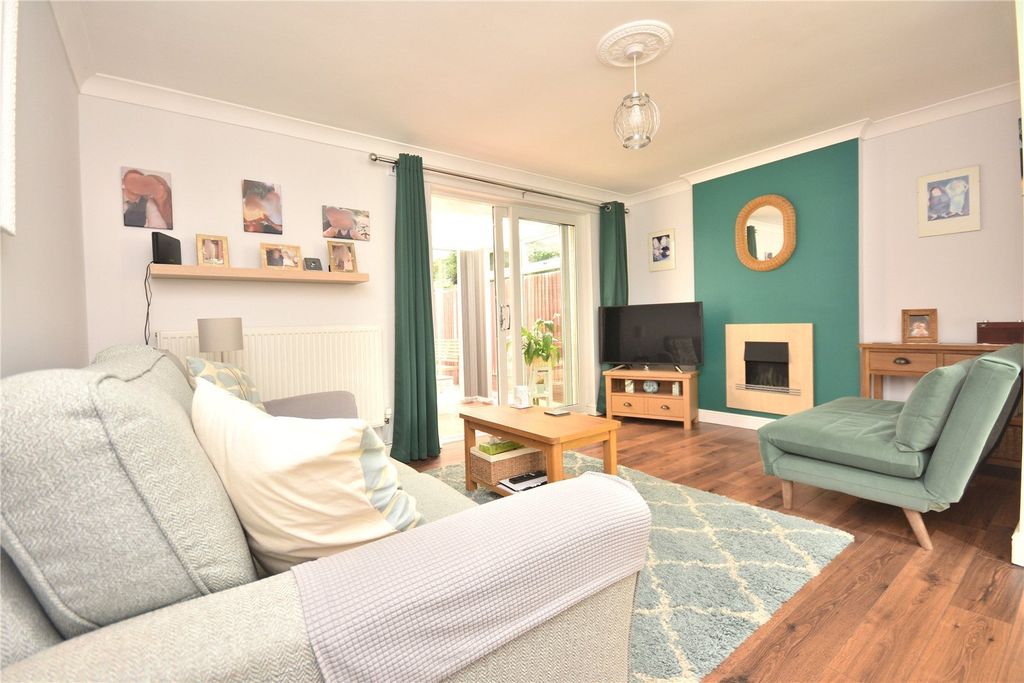 Property photo 2 of 14 Picture No. 11