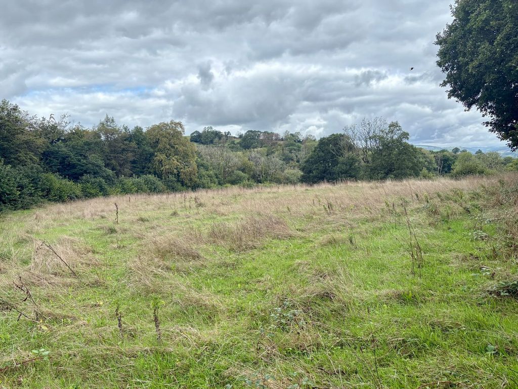 Property photo 2 of 11
