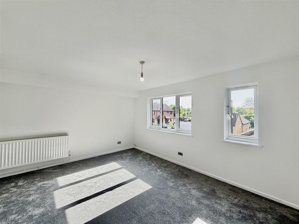 Property photo 2 of 6 Studio