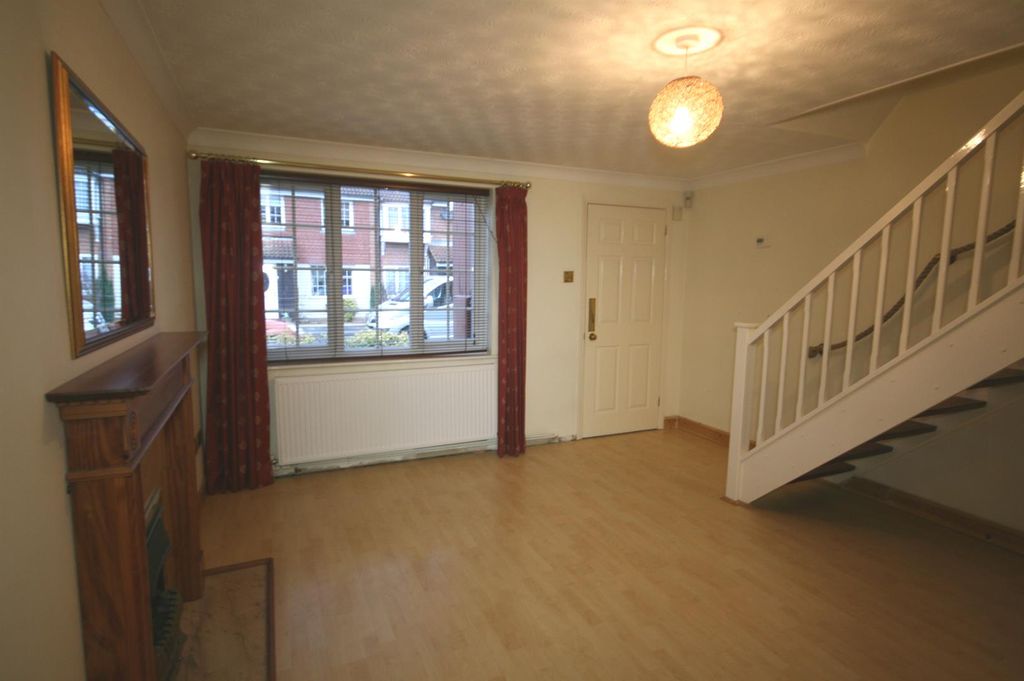 Property photo 2 of 10 d238cl (2)