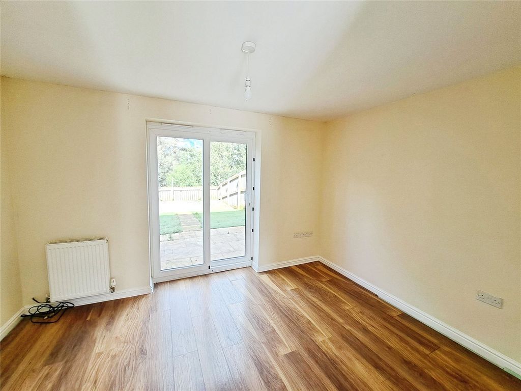 Property photo 2 of 8 Lounge