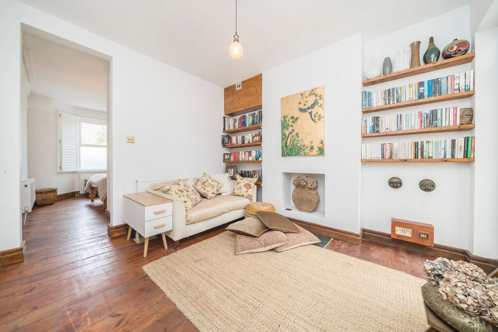 Property photo 2 of 6