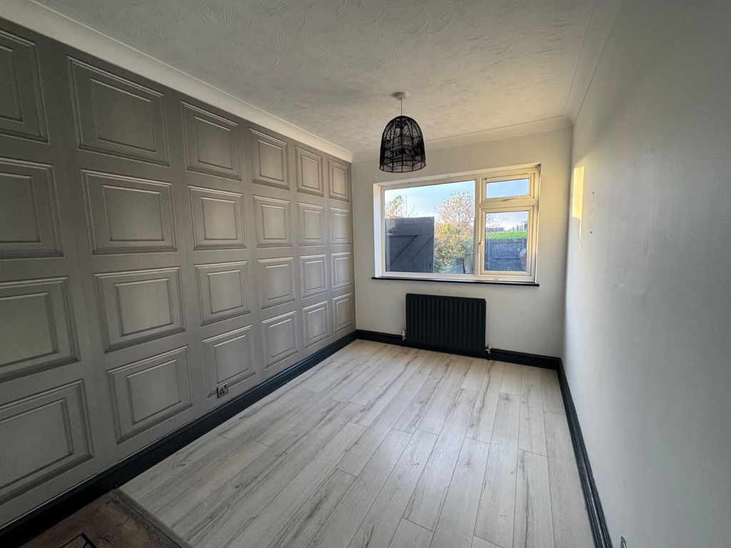 Property photo 3 of 9 Picture No. 12