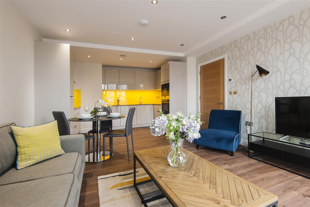 Property photo 3 of 17 2nd Flat (8).Jpg