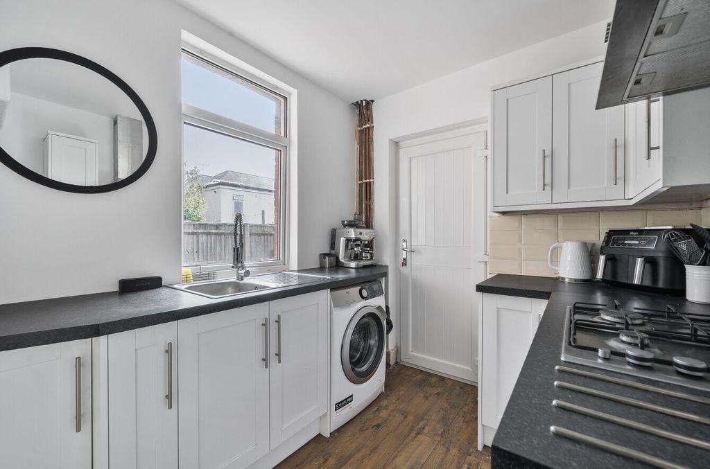 Property photo 3 of 14 1496813-15-6A60E6...