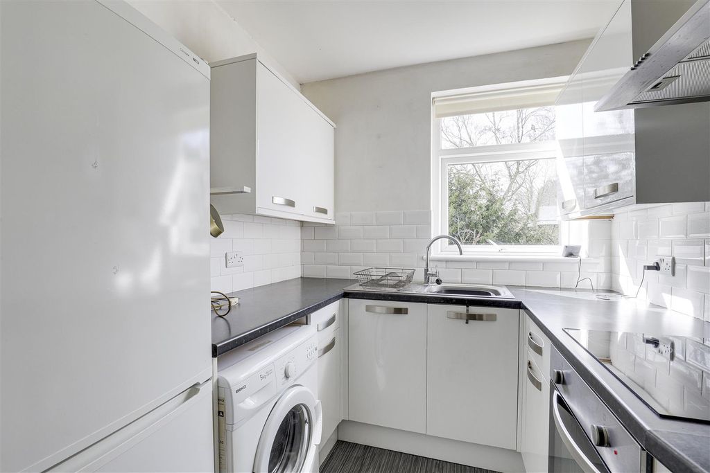 Property photo 3 of 17 32601.Jpg
