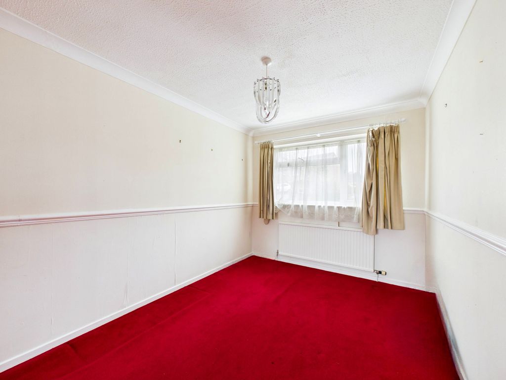 Property photo 3 of 11 Cam01984G0-Pr0537-Still003