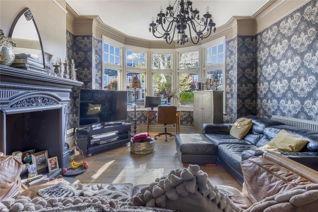 Property photo 2 of 20 Picture No. 19