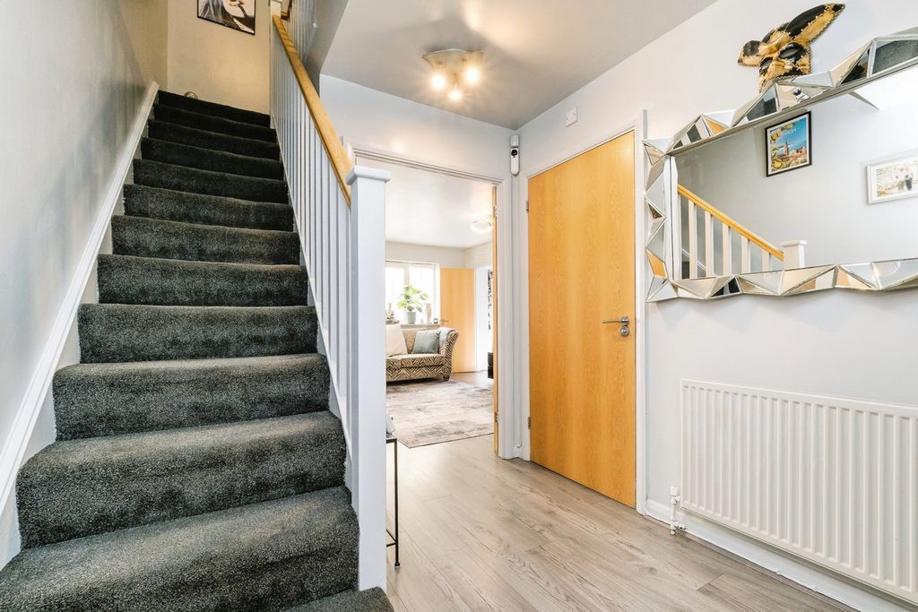 Property photo 2 of 21 Pbox-Img.Jpg