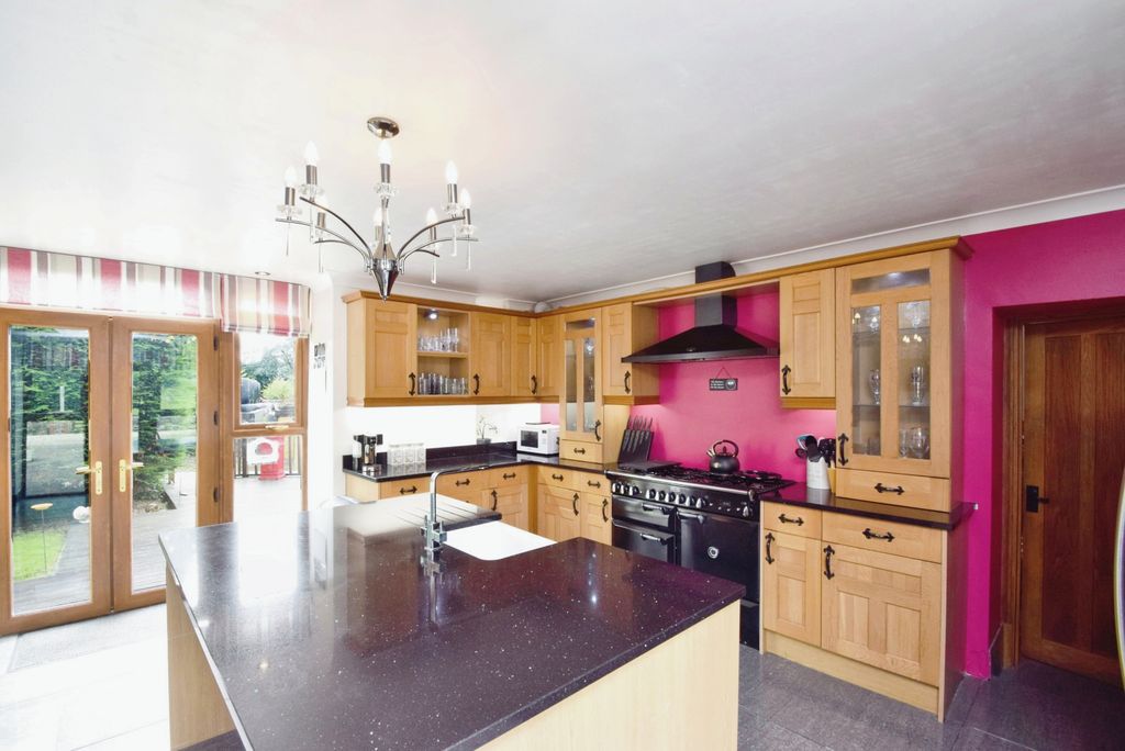 Property photo 3 of 68 Kitchen/Dining Room