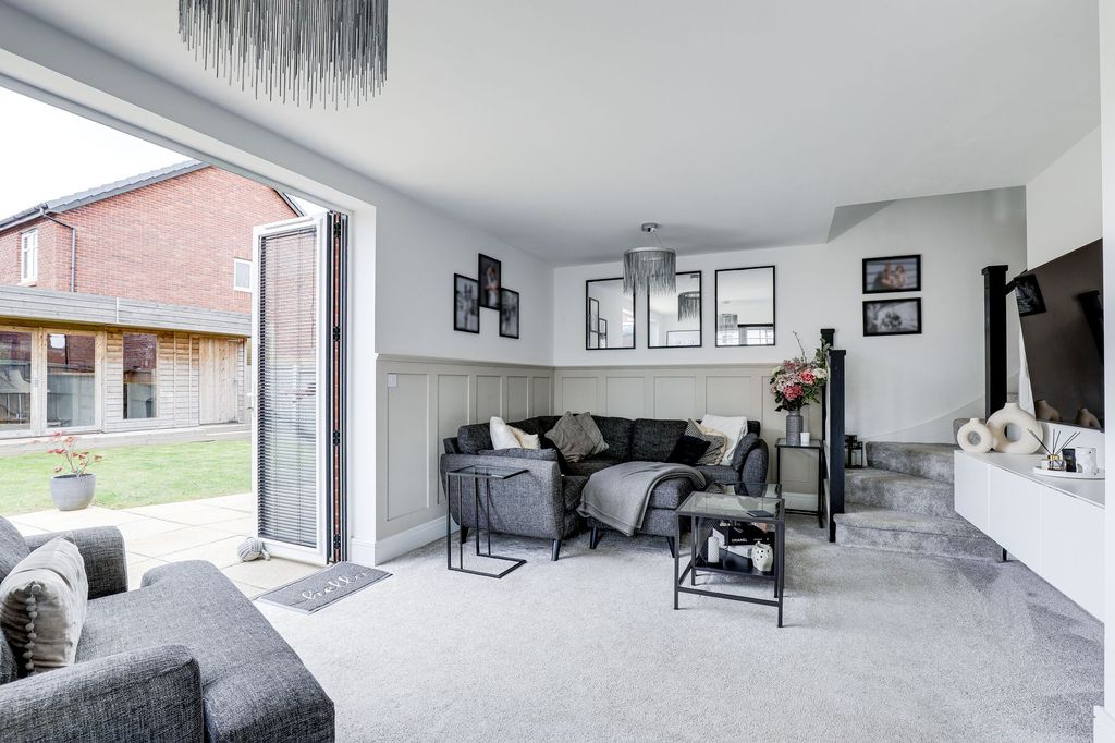 Property photo 2 of 29