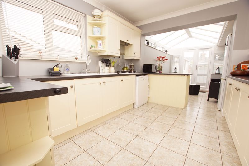 Property photo 2 of 13 Kitchen