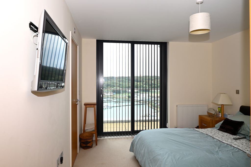 Property photo 2 of 13 Main Bedroom