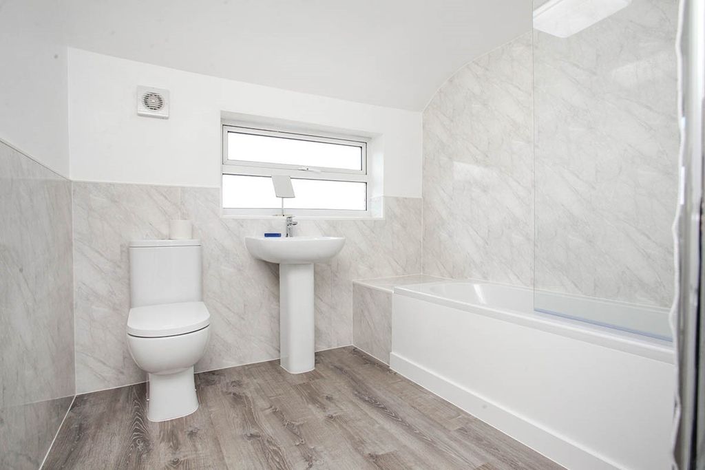 Property photo 3 of 12 Main Page