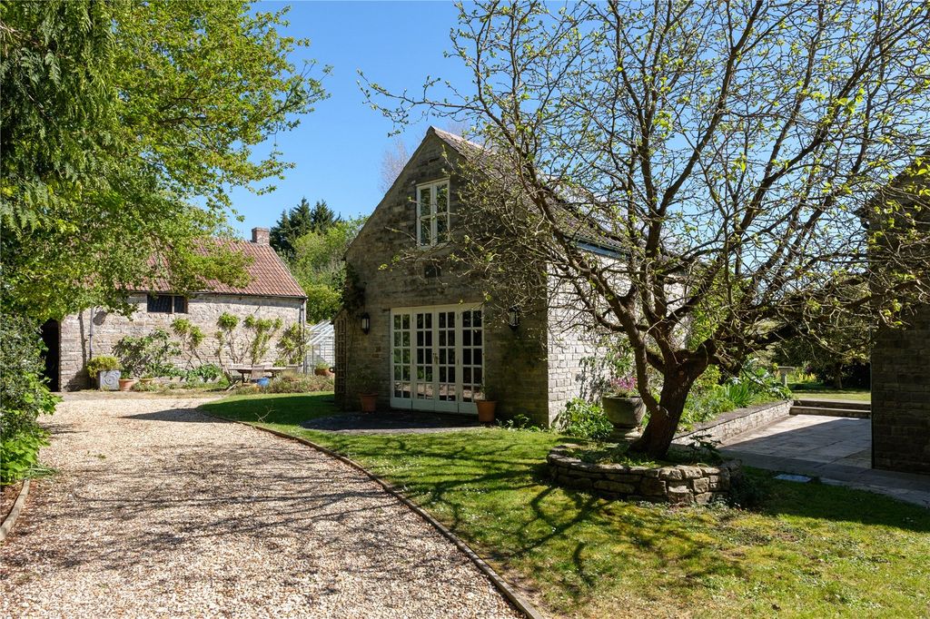 Property photo 2 of 53 Annexe