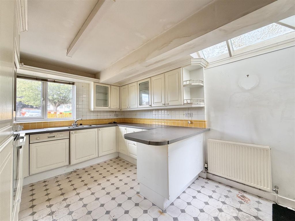 Property photo 3 of 23 Kitchen_.Jpg