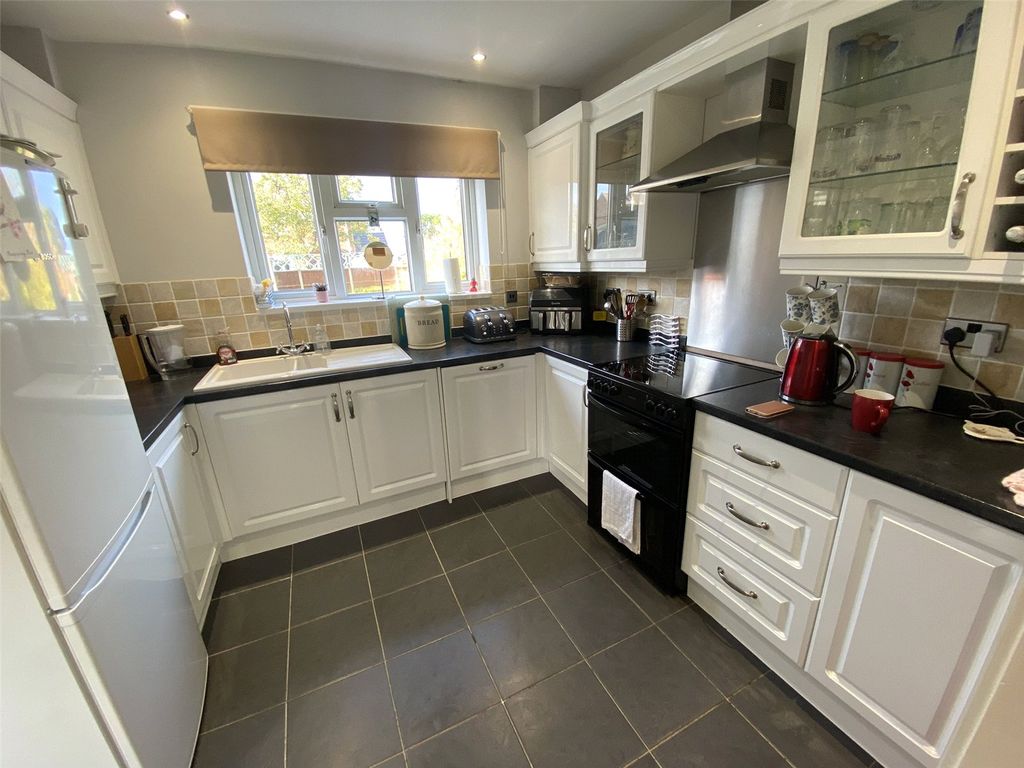 Property photo 2 of 20 Picture No. 10