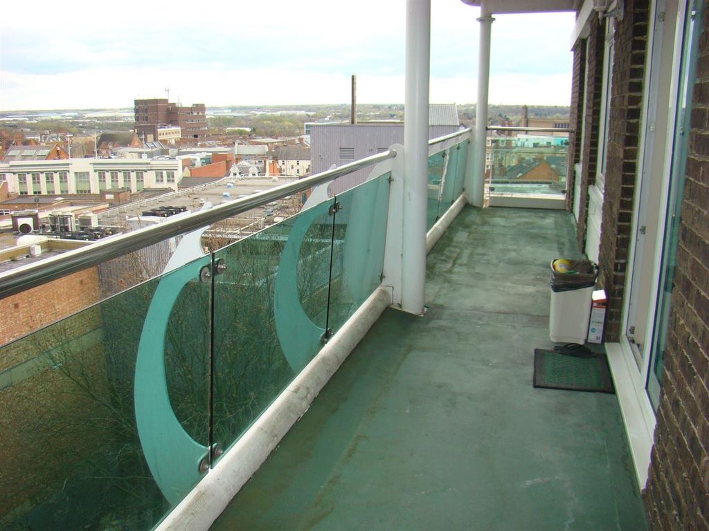 Property photo 2 of 9 Balcony