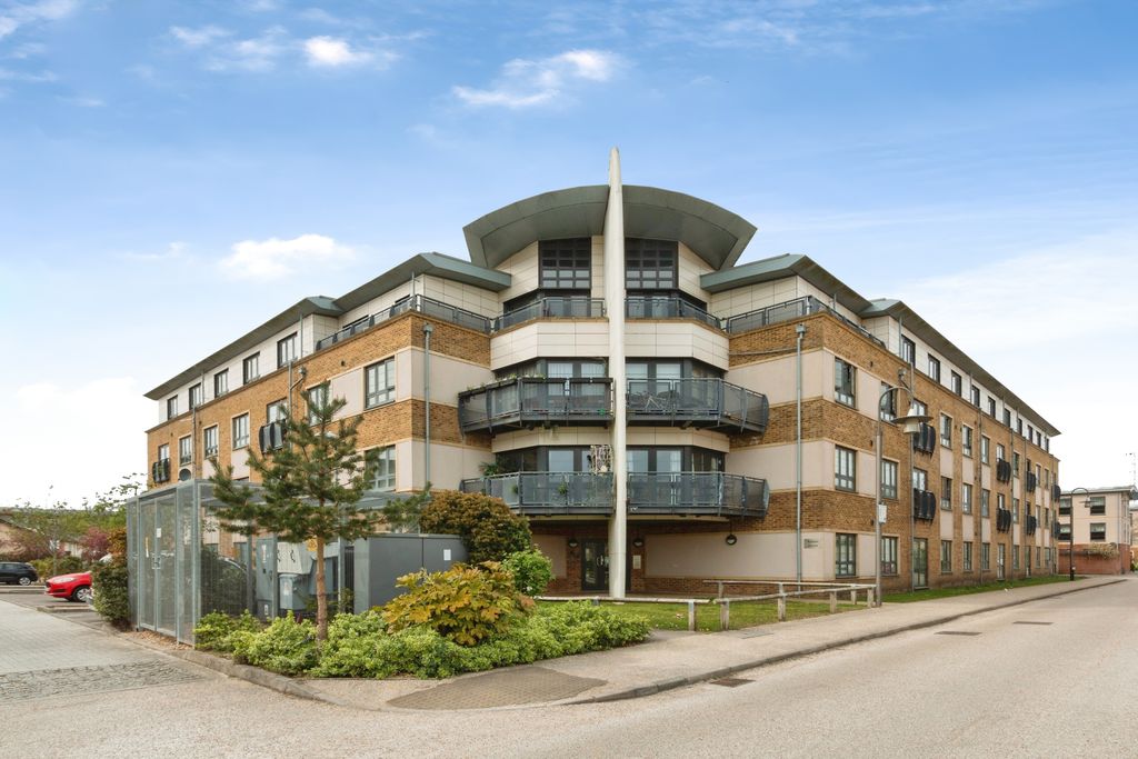 Property photo 1 of 16