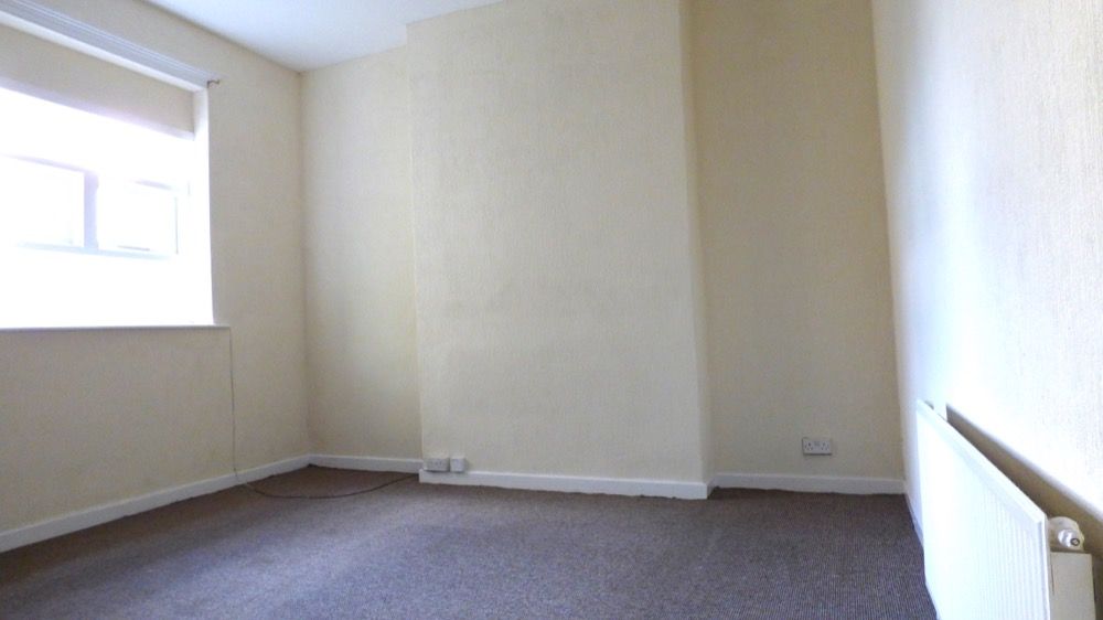 Property photo 3 of 6 Bedroom 1
