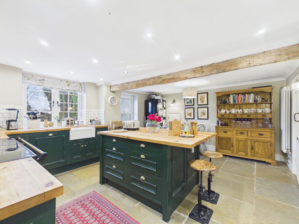 Property photo 2 of 28